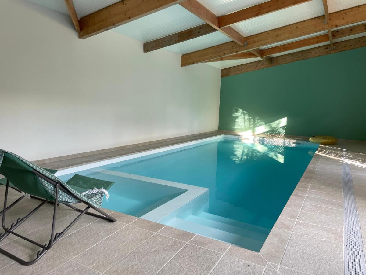 La Luciole Piscine Interieure